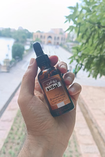 ## روغن آووکادو اصل: بمب تغذیه پوست و مو! راز نرمی بینظیر و جوانی ماندگار (خرید آنلاین با تضمین کیفیت)
